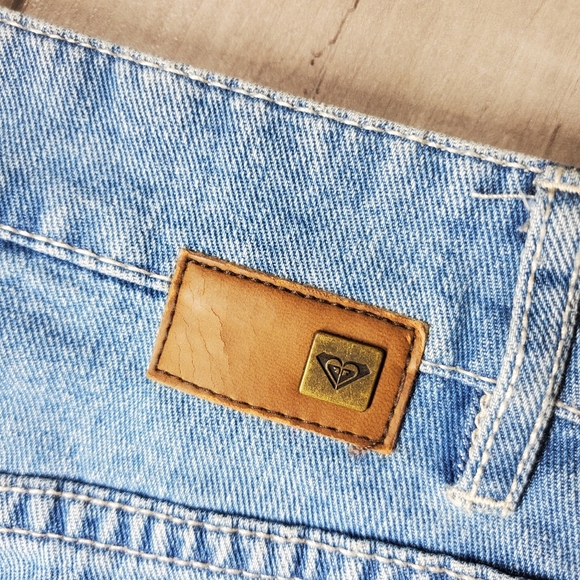 Roxy Frayed Hem Denim Mini Skirt Size Small NWOT Medium Wash Blue - Picture 13 of 13